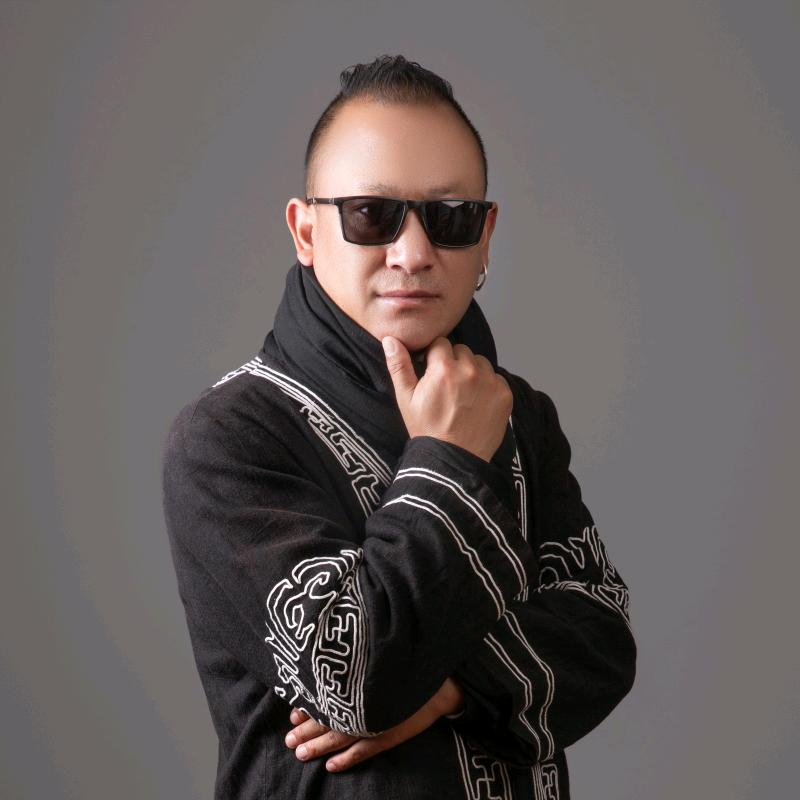 康巴彝笑   －－－陆志刚