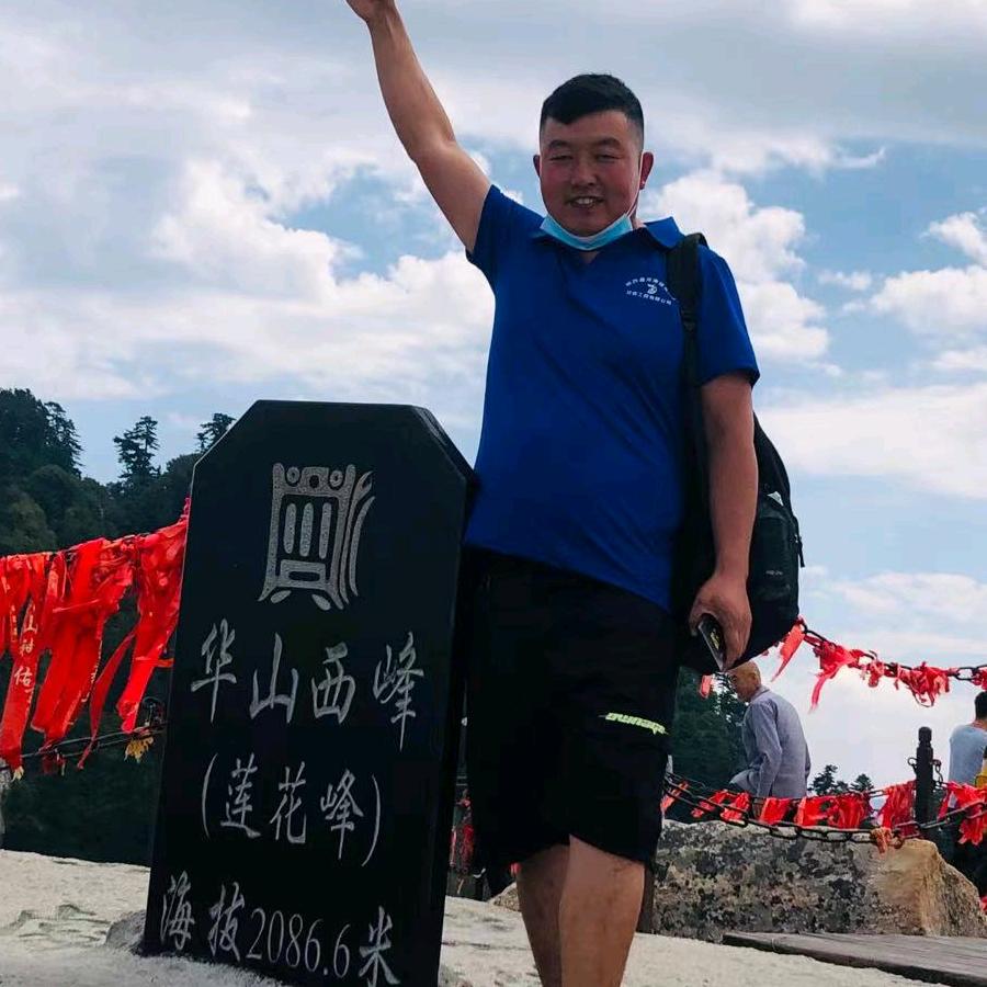 工地小哥，踏踏实实做人，认认真真做事。