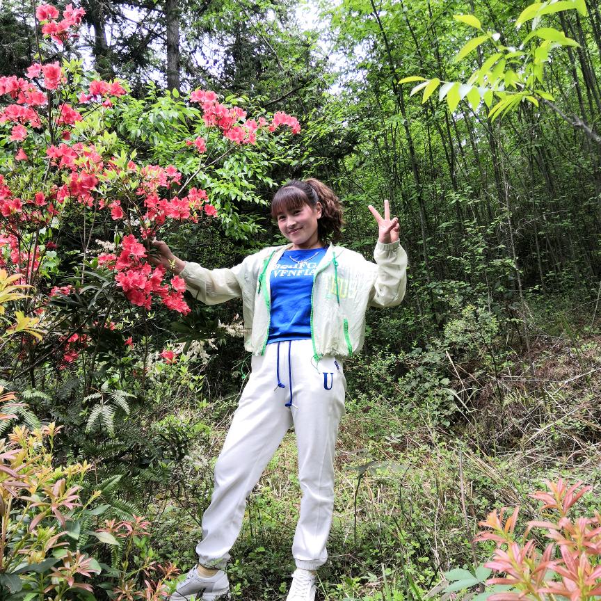 （农村姑娘小柳柳）