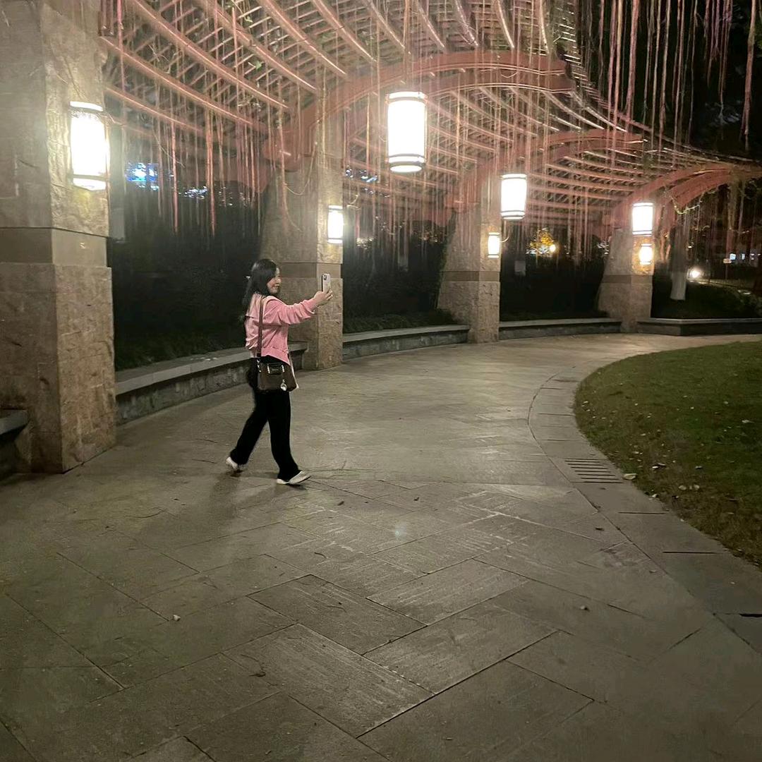 玲姐。