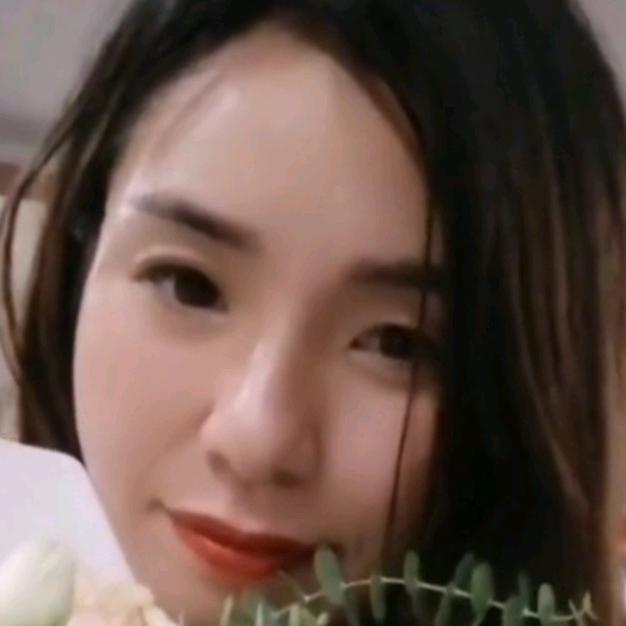 云南养蚯蚓的敏儿