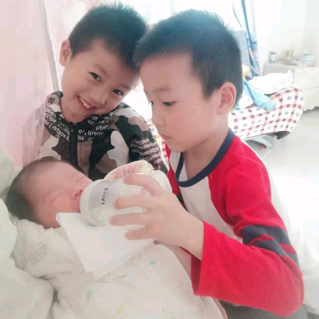 抱抱(｡･ω･｡)ﾉ♡