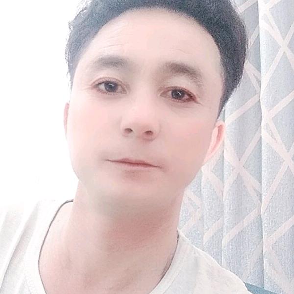 王明
