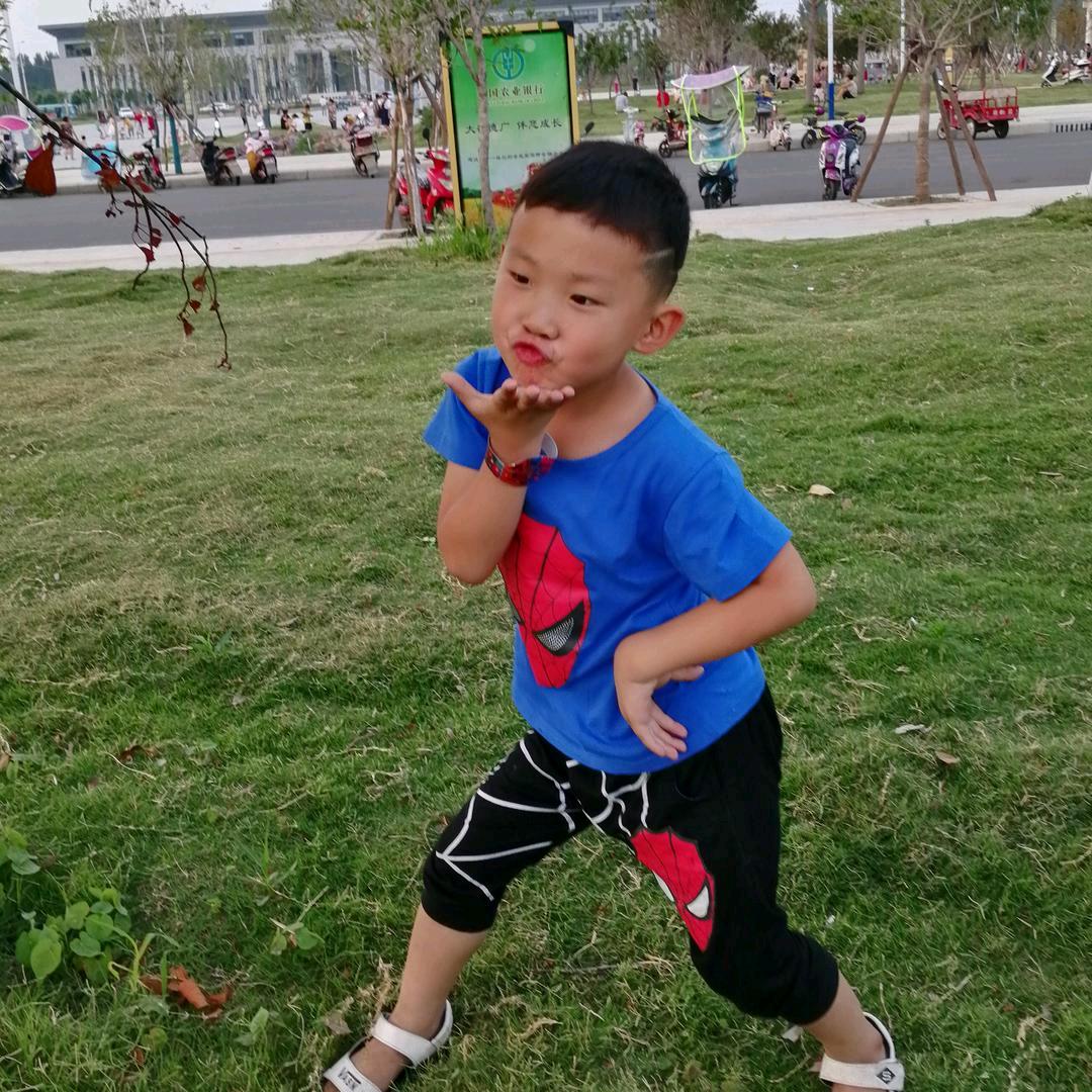 杨静