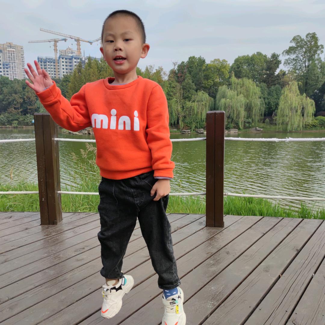 小新丶