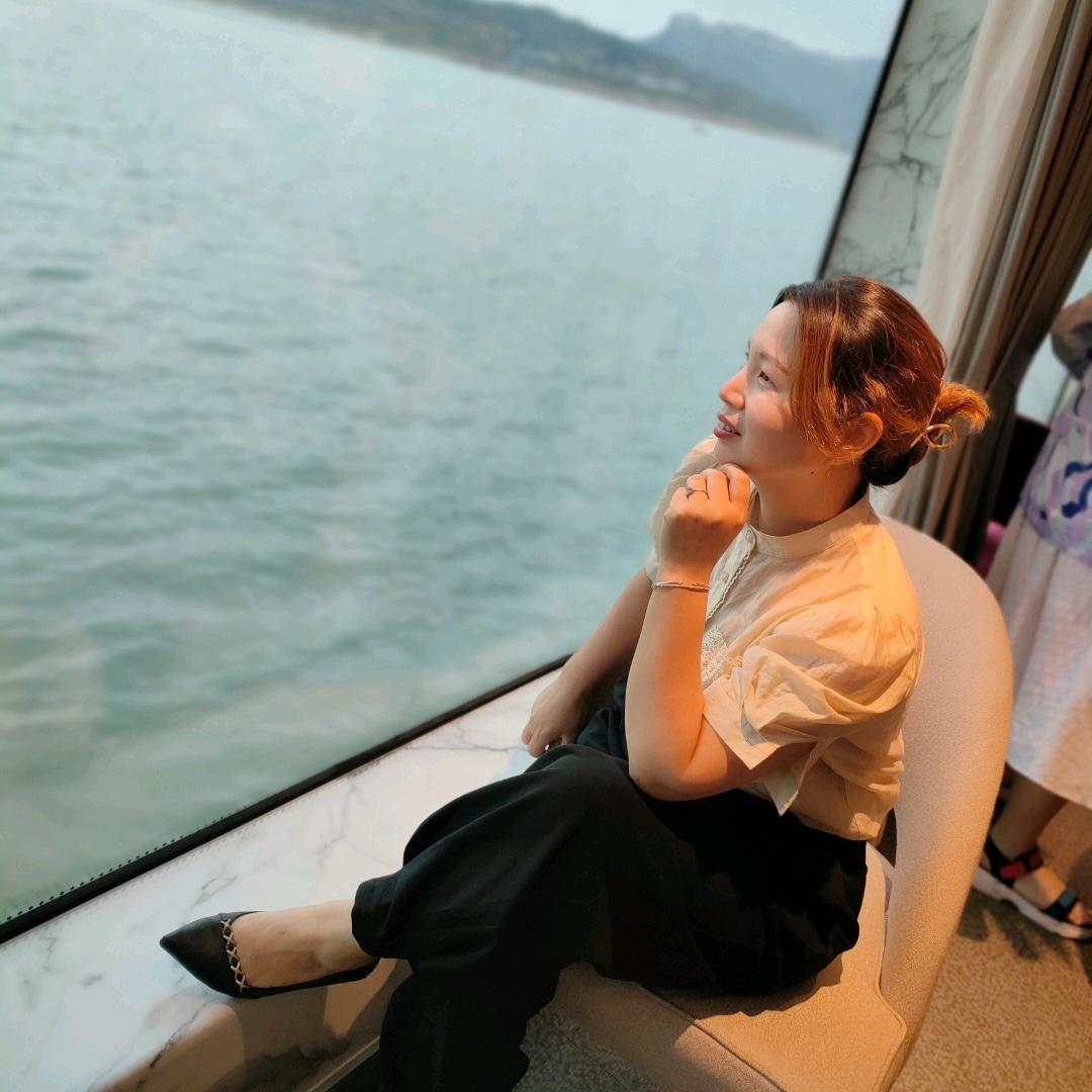 爱跳舞的郑姐姐