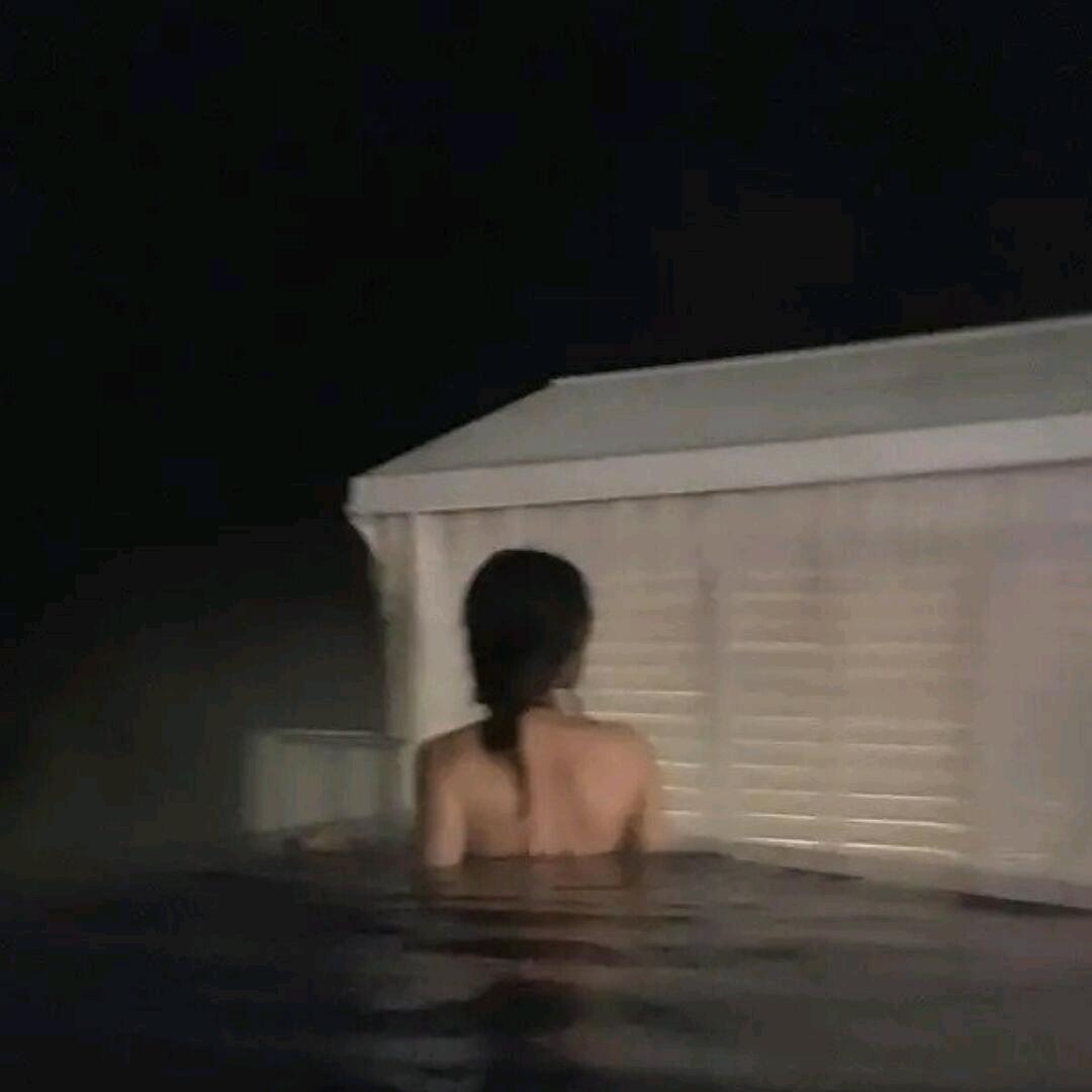 念安.