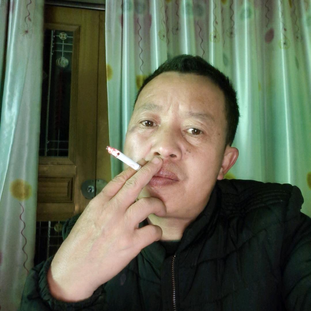 点烟抽寂寞