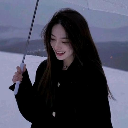 白不过来的小莹