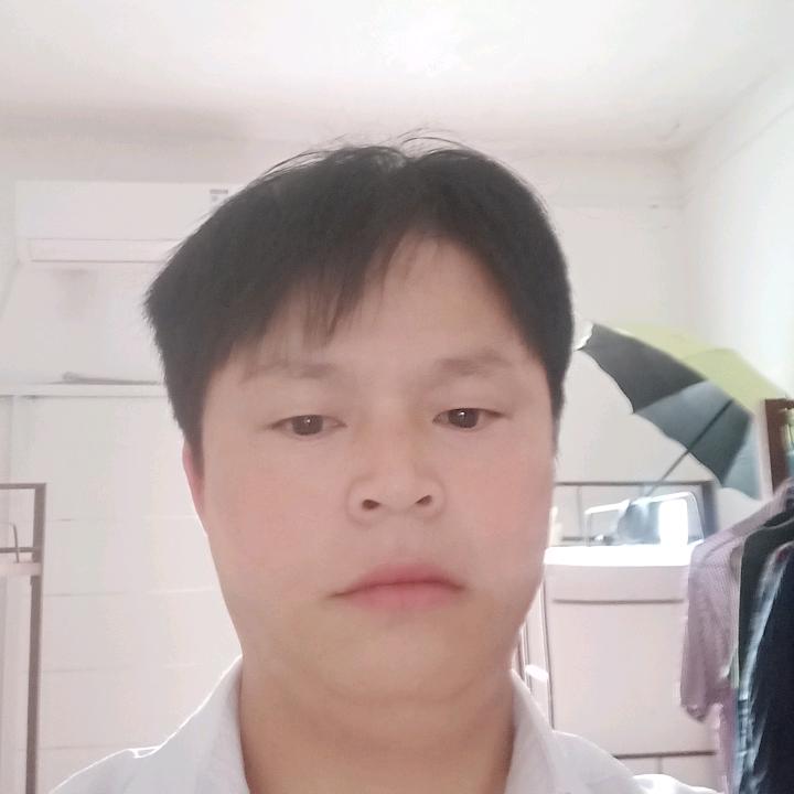 胡招华