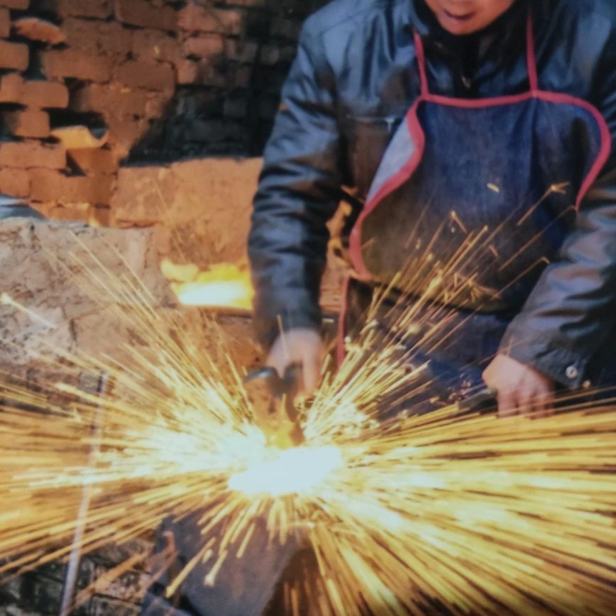 秦岭脚下的铁匠人：冯师