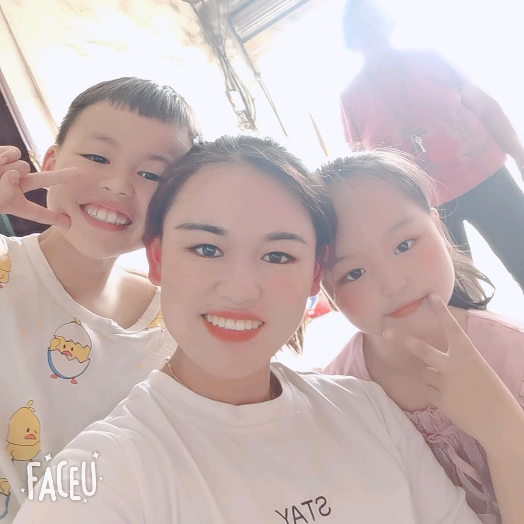 卖馒头的小姐姐