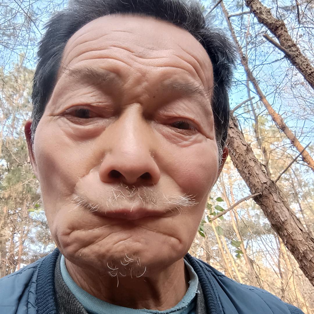袁培成
