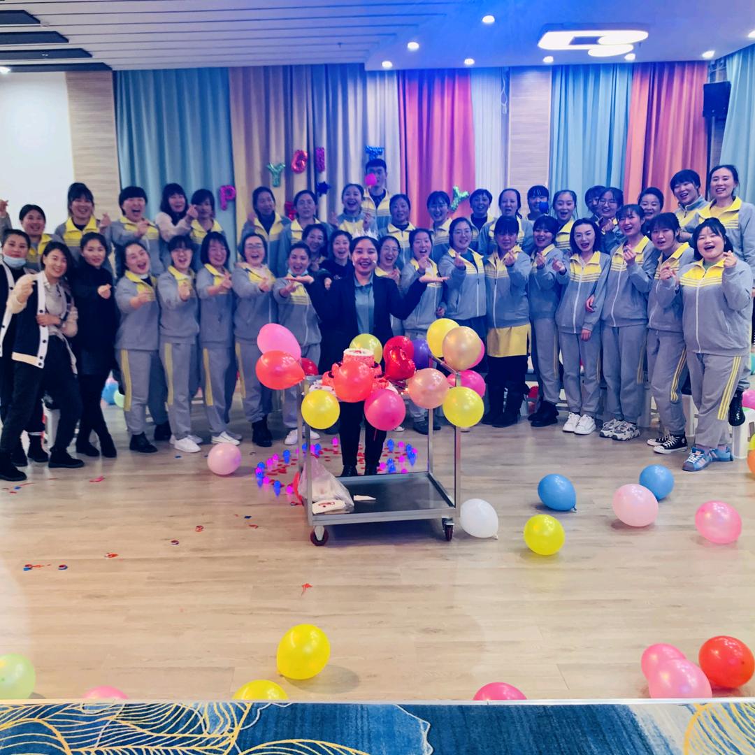 ﹌多伦县金色摇篮多闻幼儿园´.