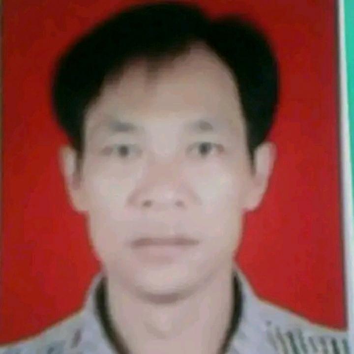 龚滩阿篷江大桥，卡车司机。