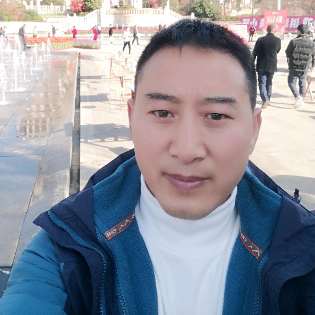 杨小哥。