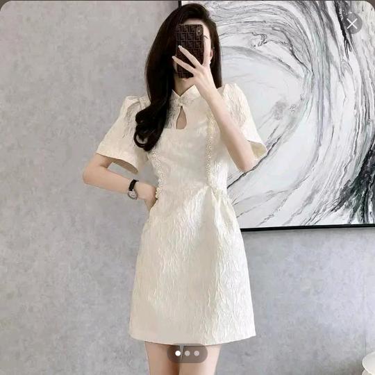 纸巾的枕边人