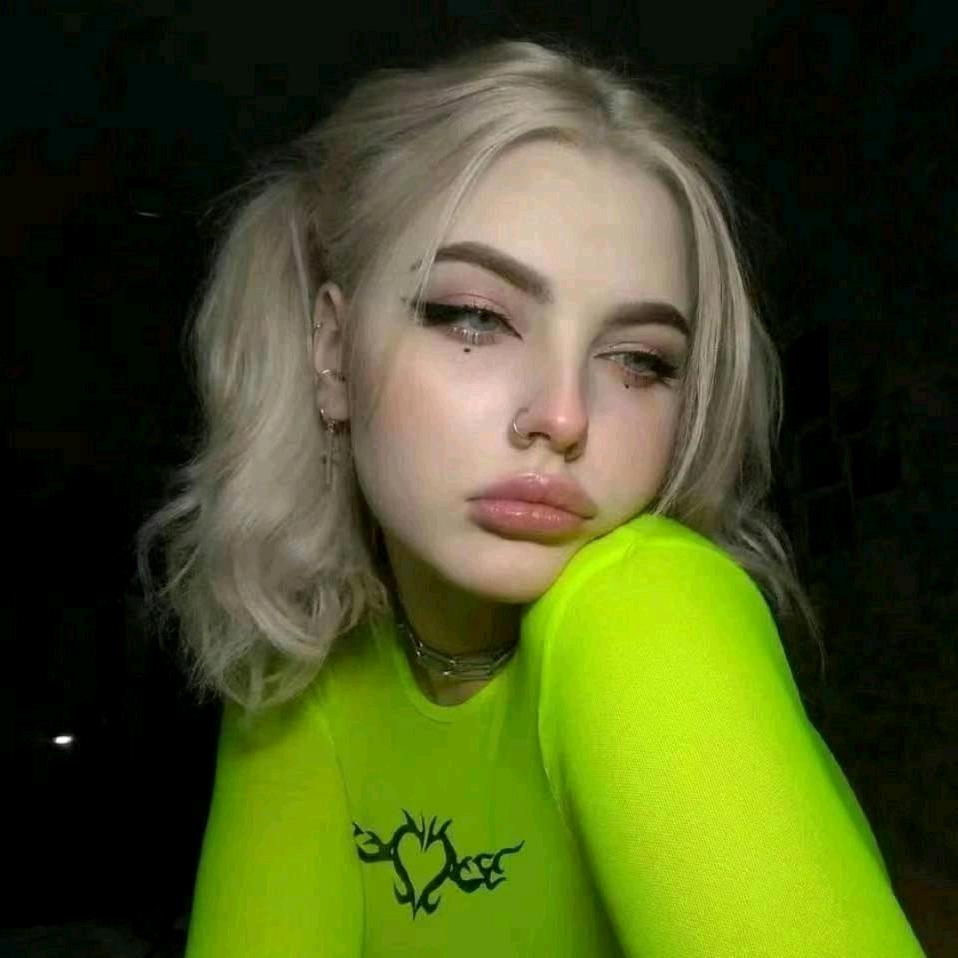 523