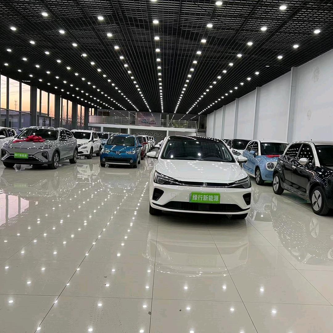 绿行新能源汽车