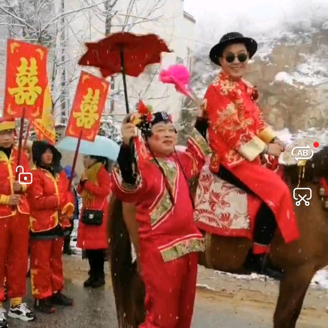 @贵仁开心锣鼓队