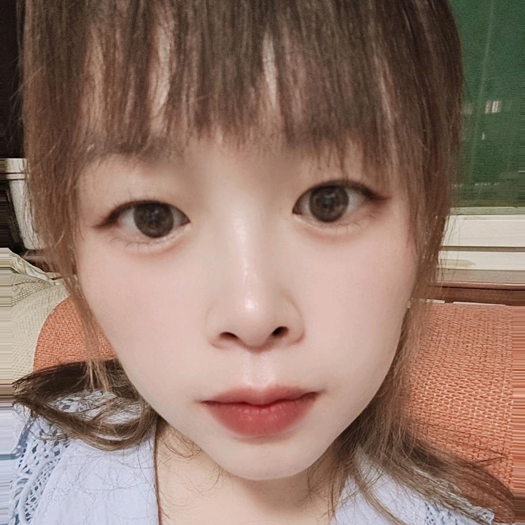 爱追剧的小馋猫