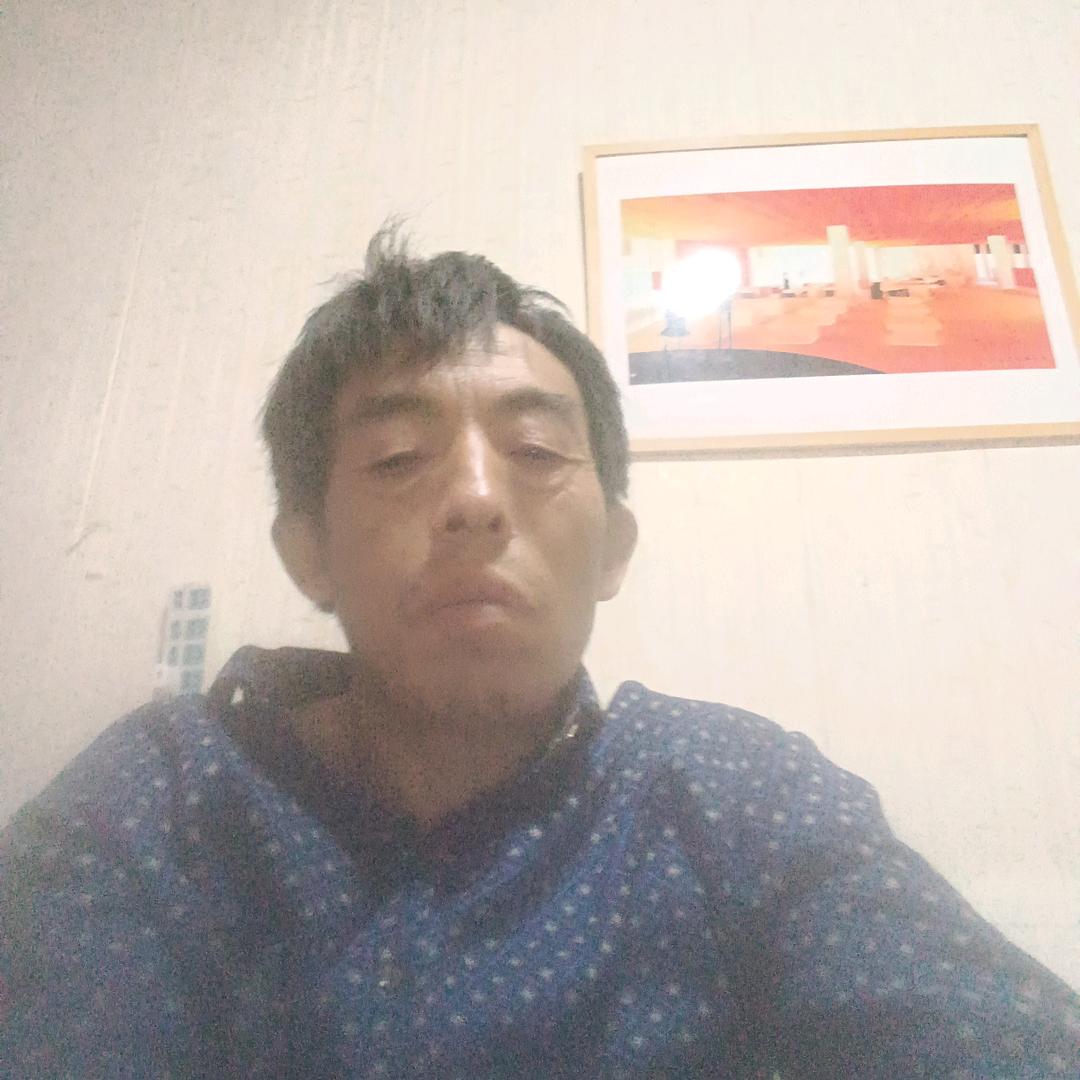 滕哥在乡下看羊