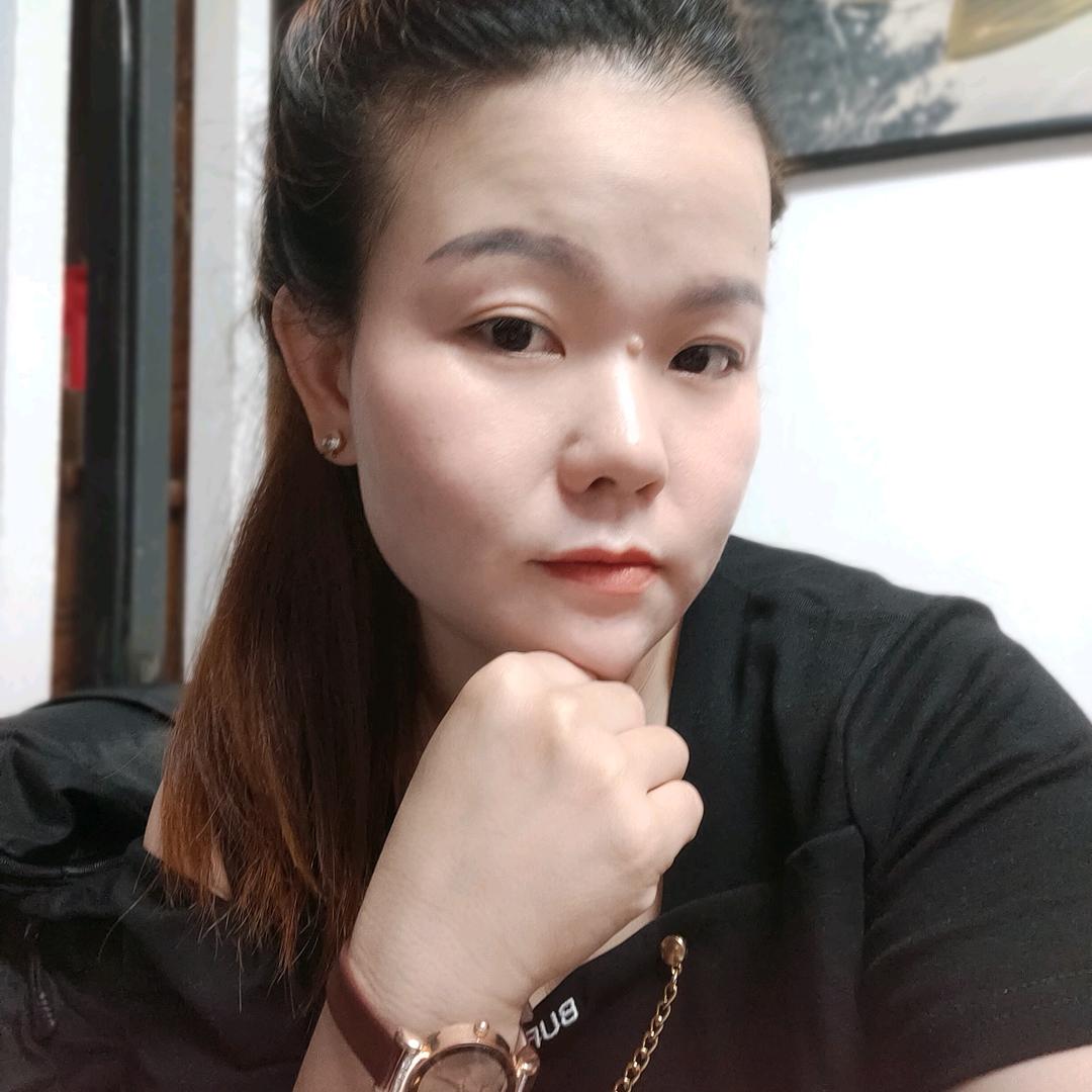 依然美英英服装。时尚潮流。