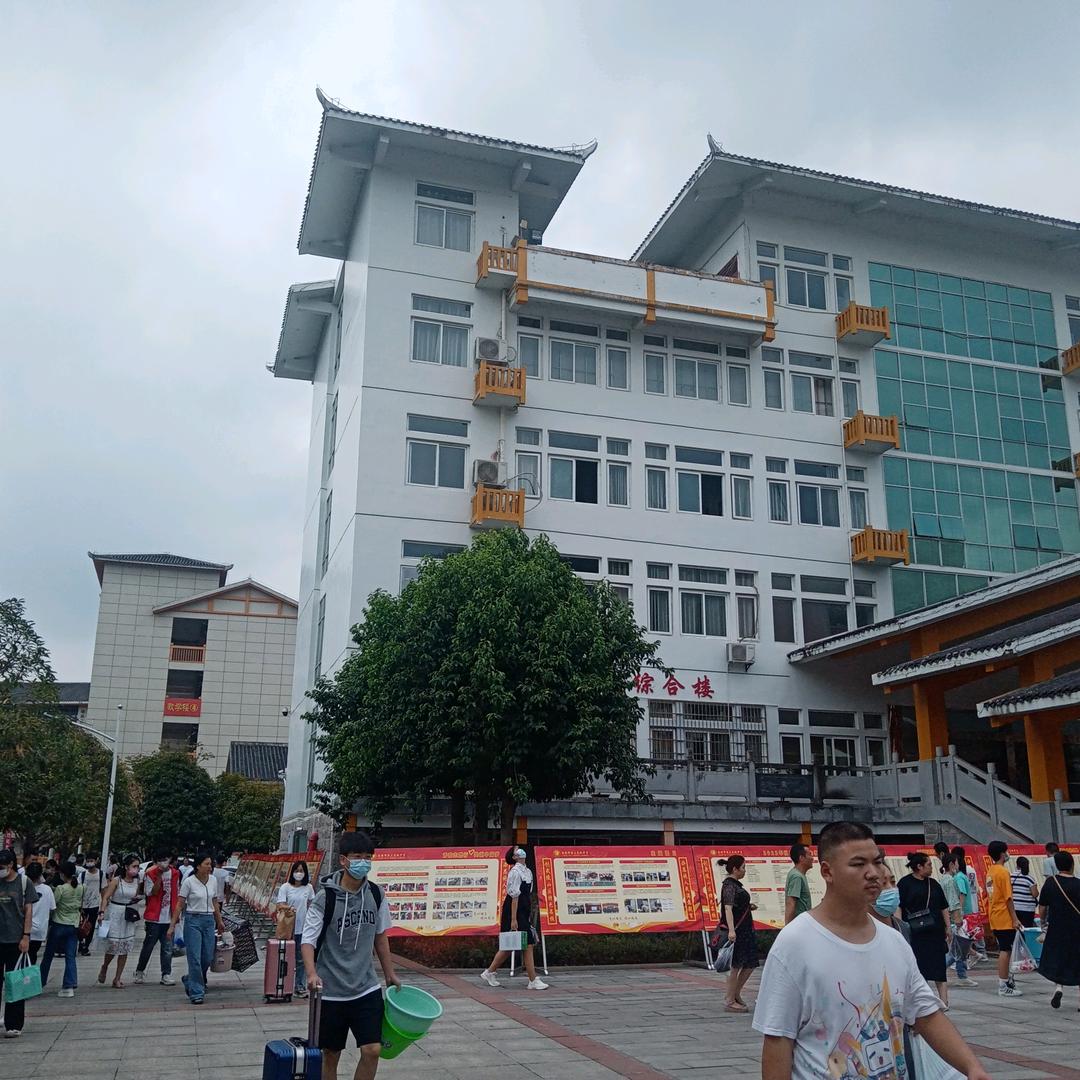 寂寞大叔每晚八点半不见不算