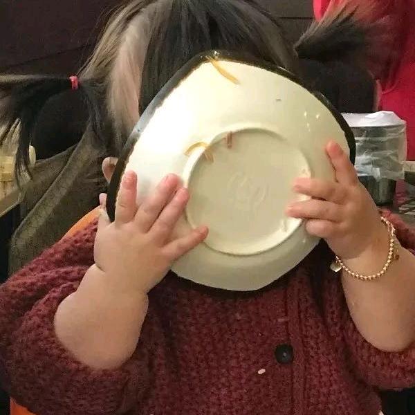 干饭都用大铁盆