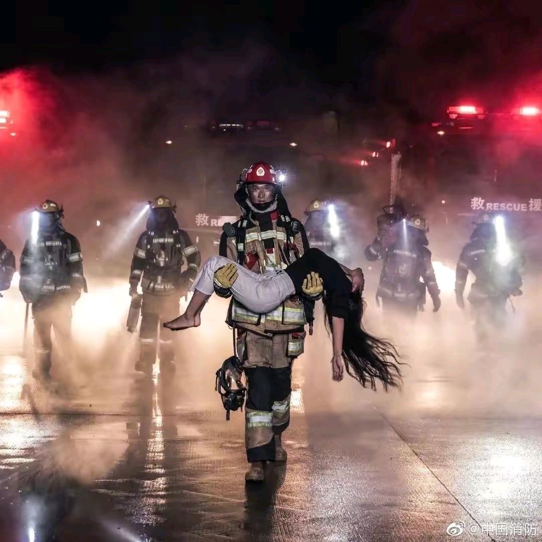 🎋小曲班长🎋