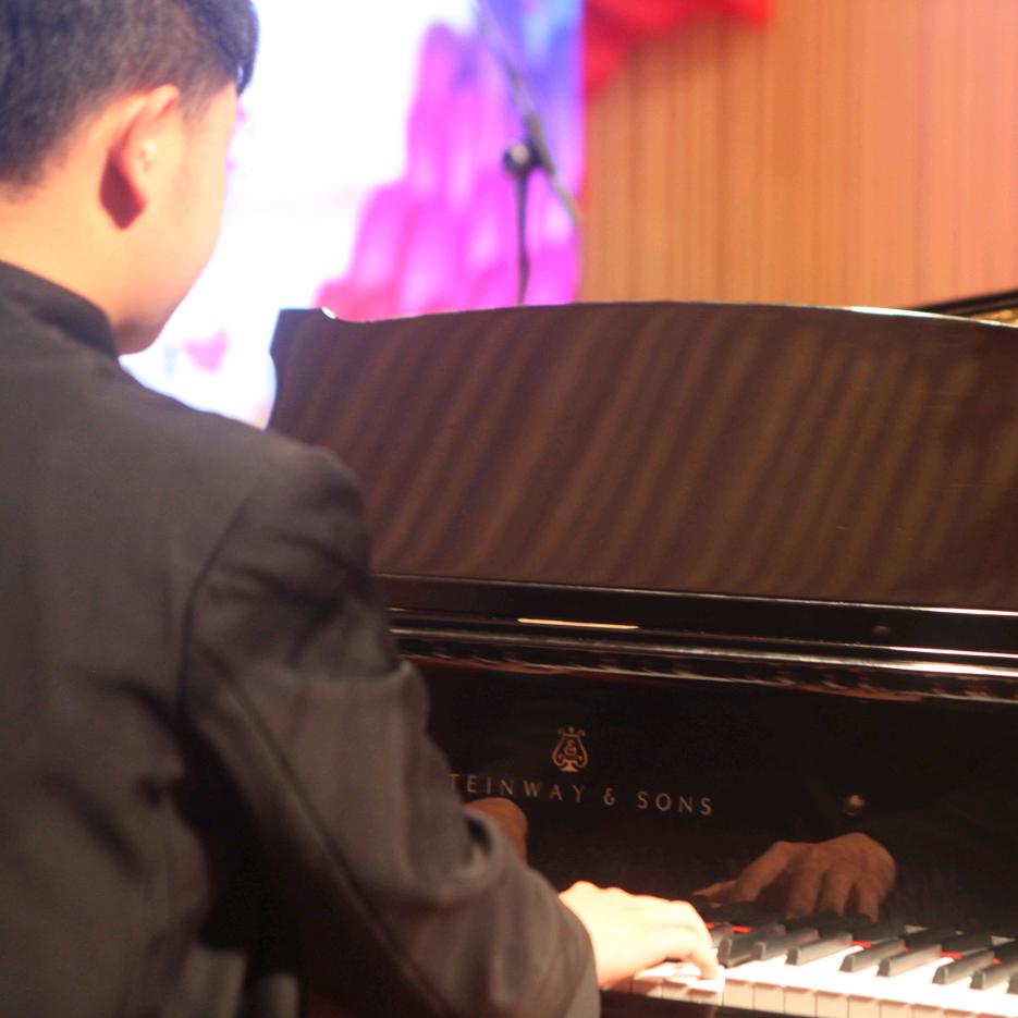 不作曲家刘思含