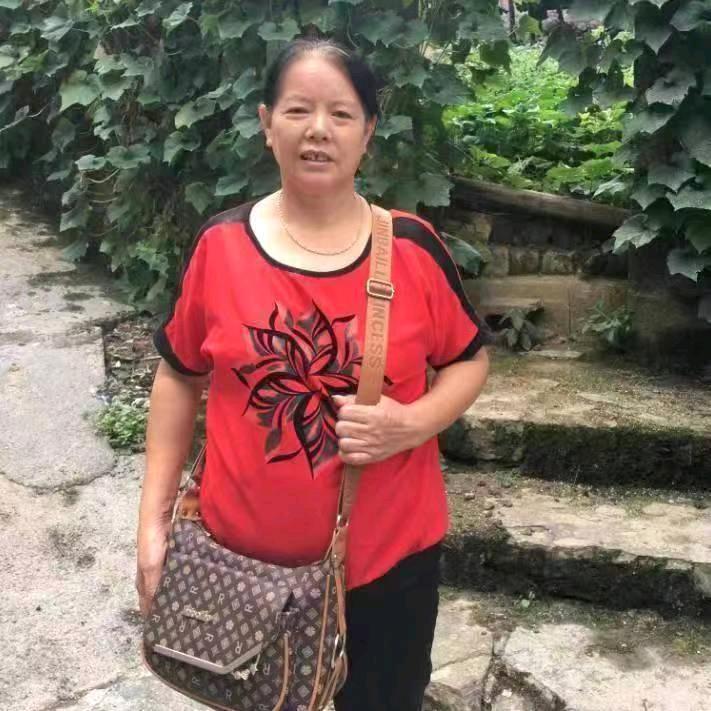 扎辫子