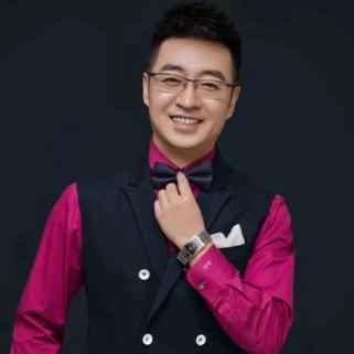 主持人 李乐