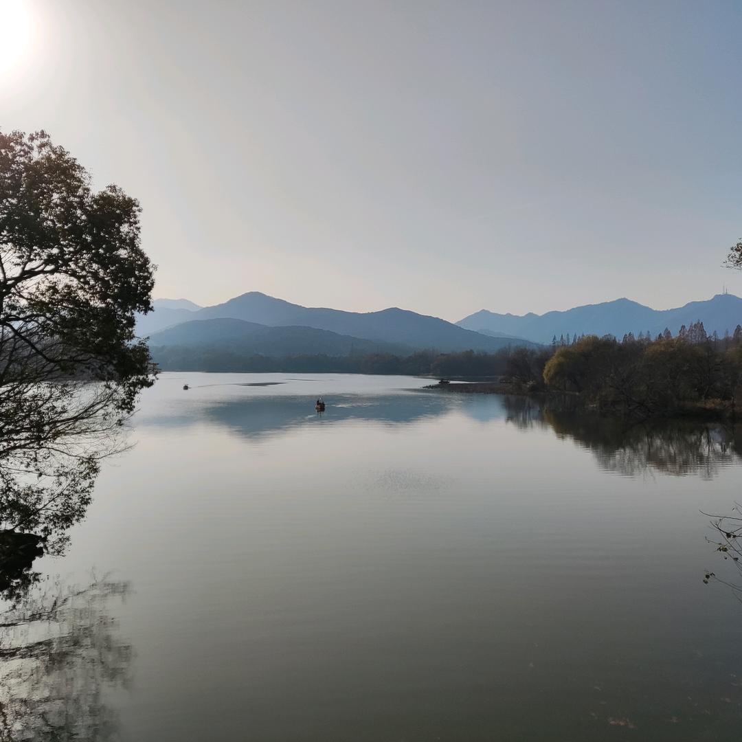 远山近水入画图