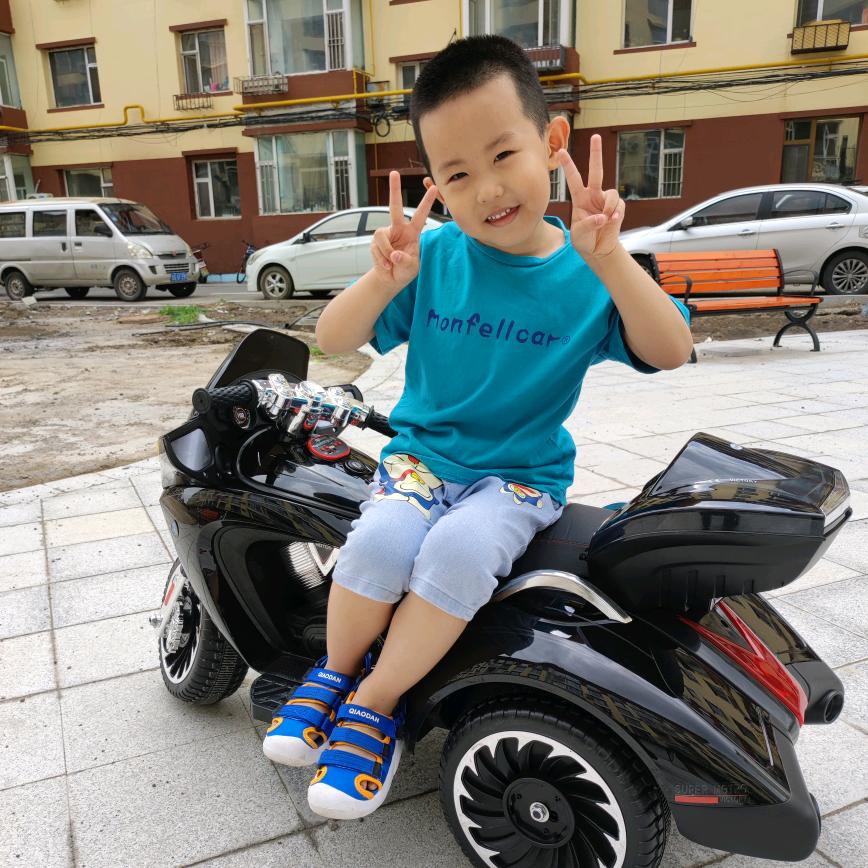 卡莱曼菲品牌女装折扣店