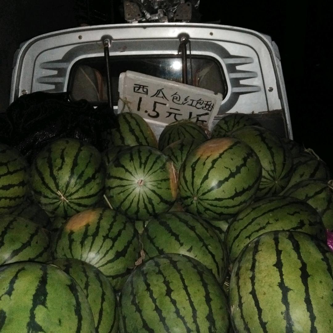 我爱水果。