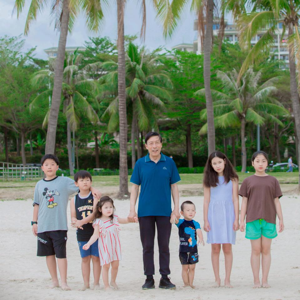 俄罗斯娜美一家爸爸