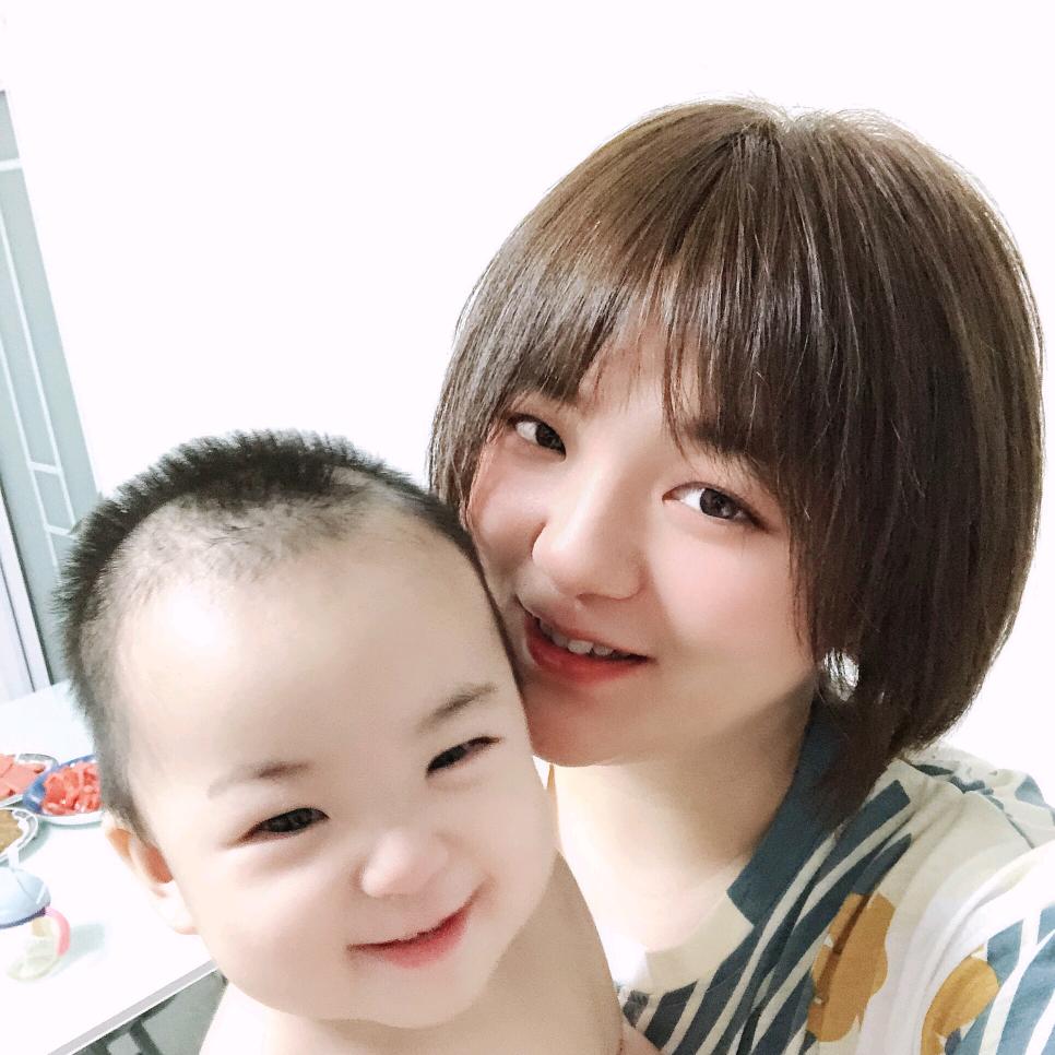 芸妈溜娃