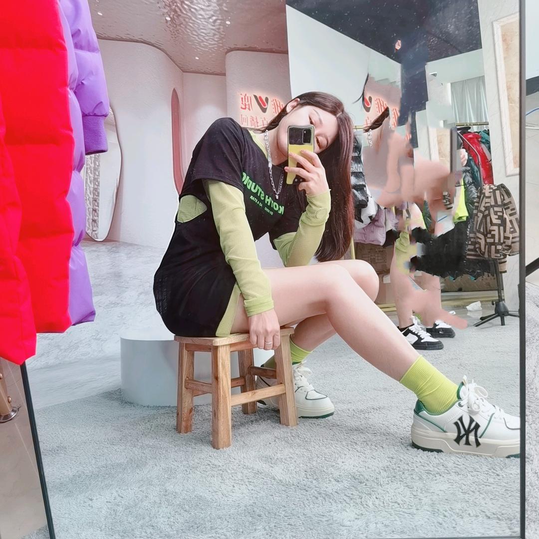 小龙女，，