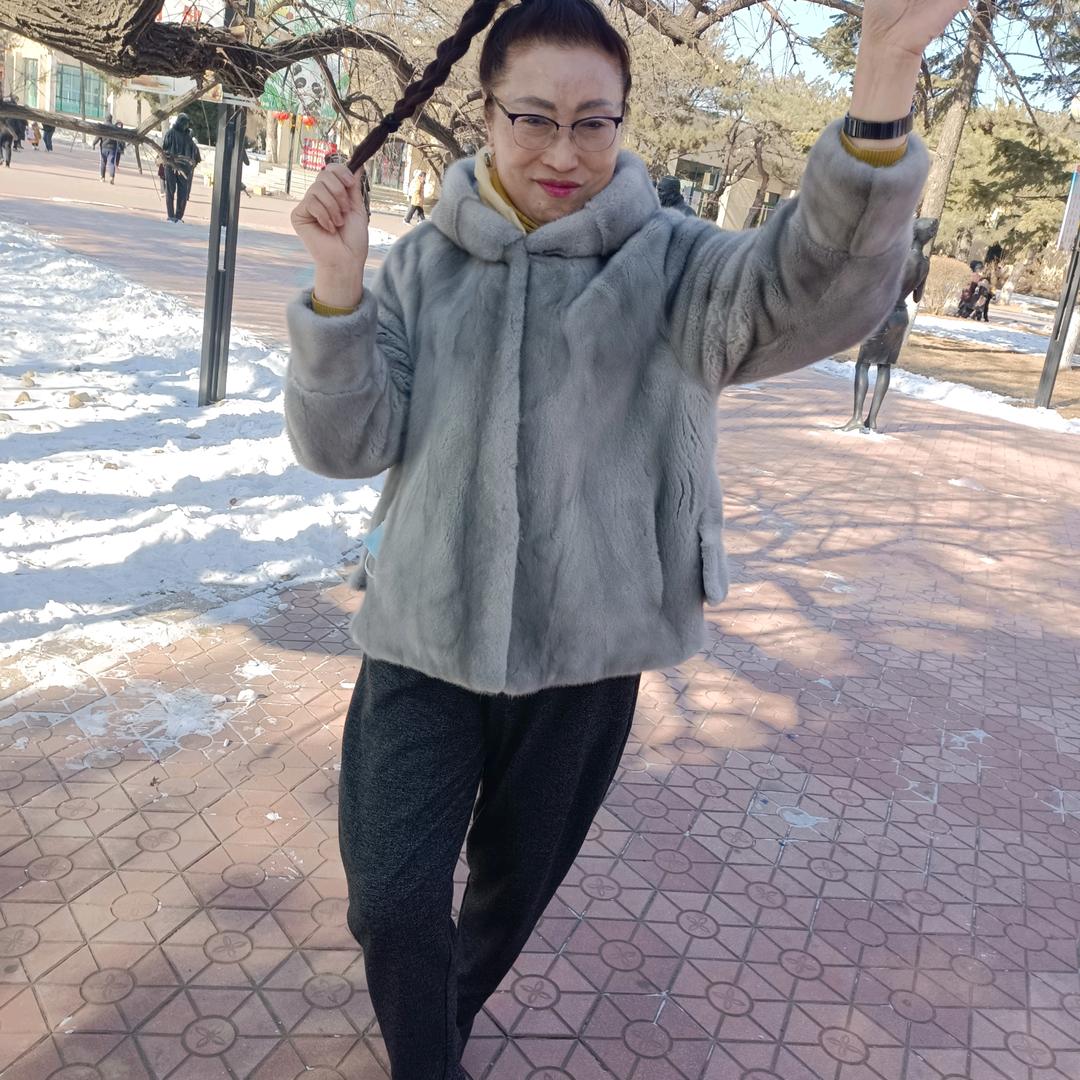 爱美的女人