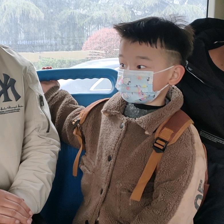 平怀秀