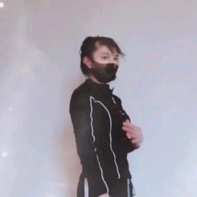 源源爱跳舞