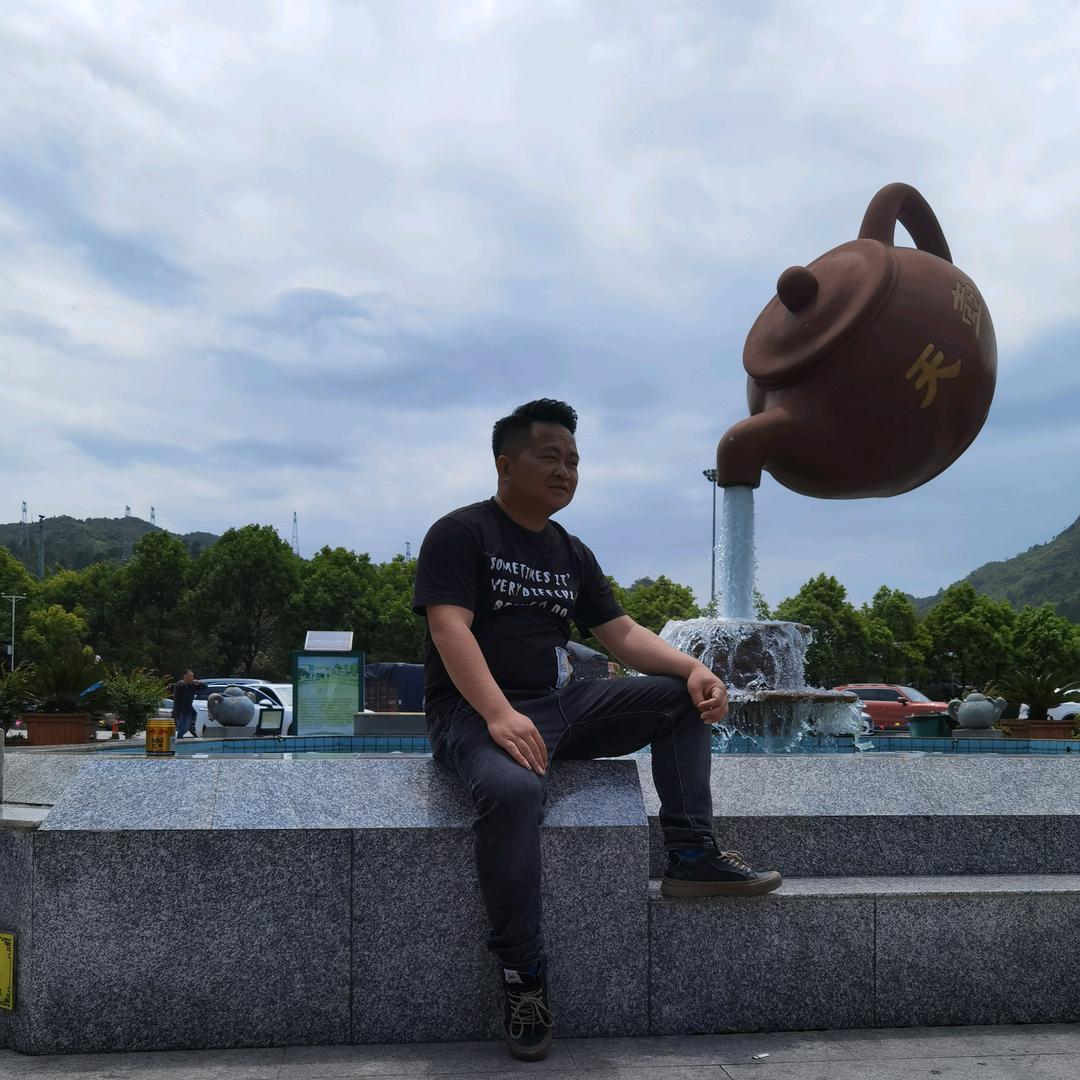 高端普洱茶推荐员——马佬涛