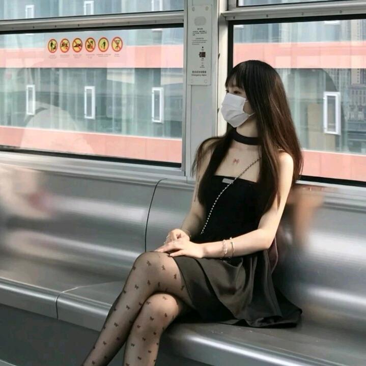 酒酒 哎， 在的！