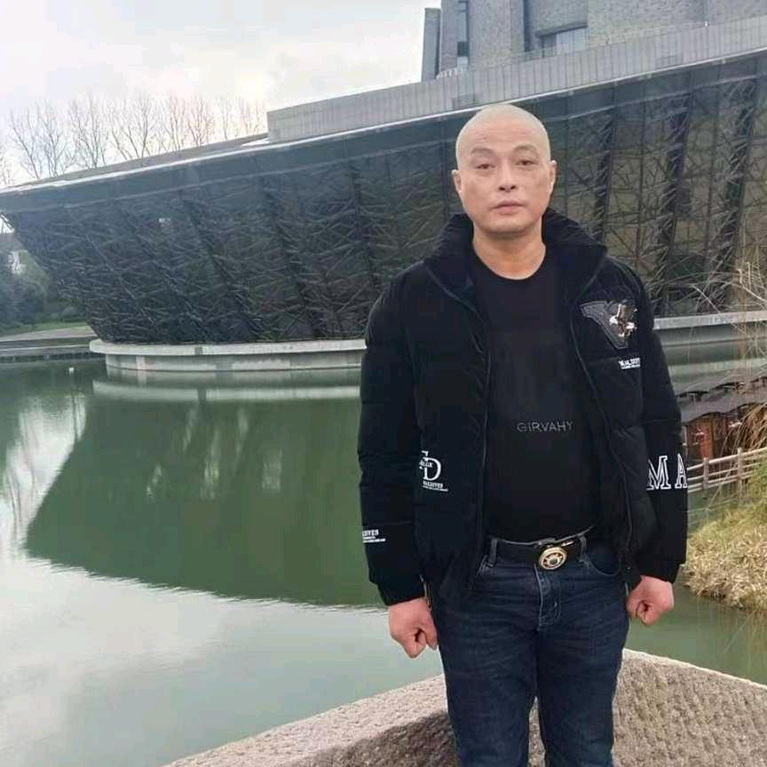 崇福横街鼎鼎古玩