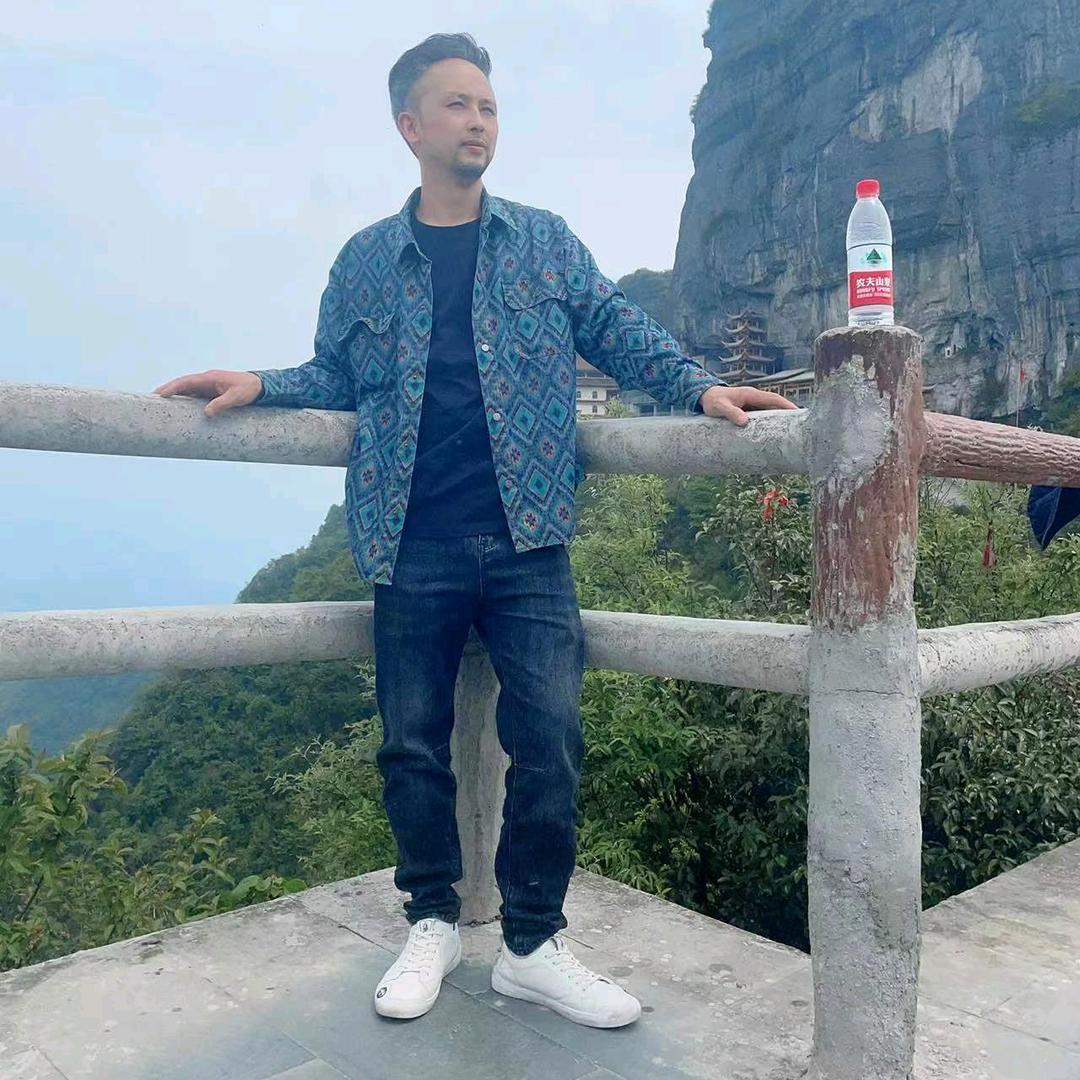 八五牛牛装修哥