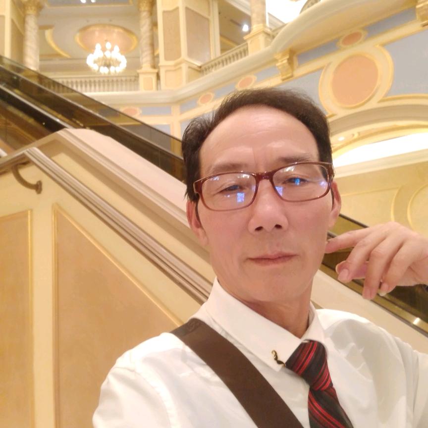 阎峰：舞台生涯：