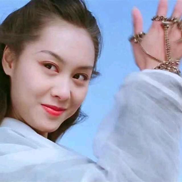 卖挖掘机的小姐姐