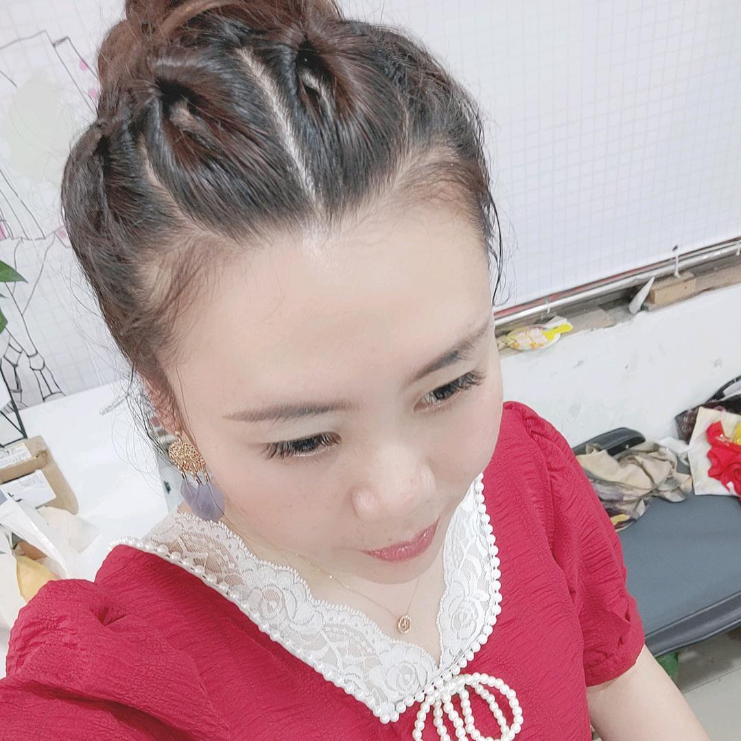 新街阿苗服饰