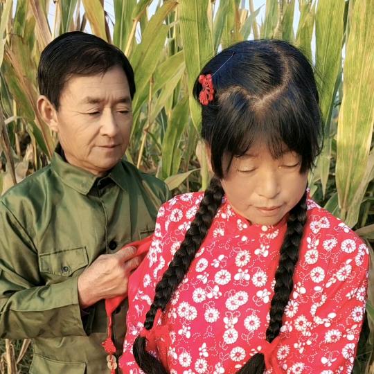农村王大拿和吕大侠一家四口